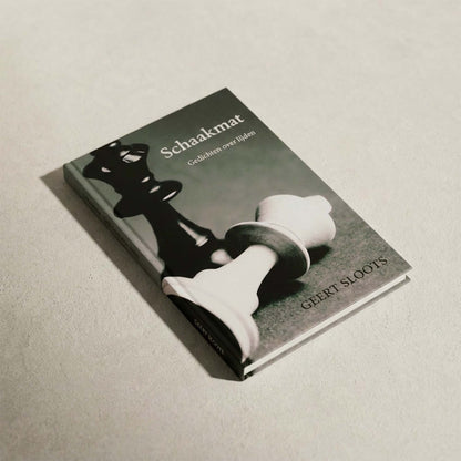 Binnenzijde van poëziebundel Schaakmat met kleurrijk binnenwerk